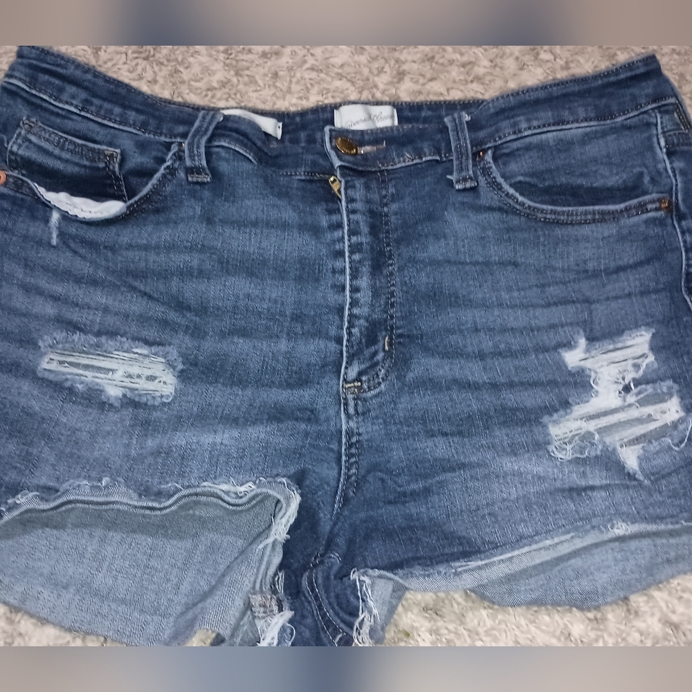 Women's Universal Thread Shorts Size 16/33 Color Blue Distressed High-Rise MIDI